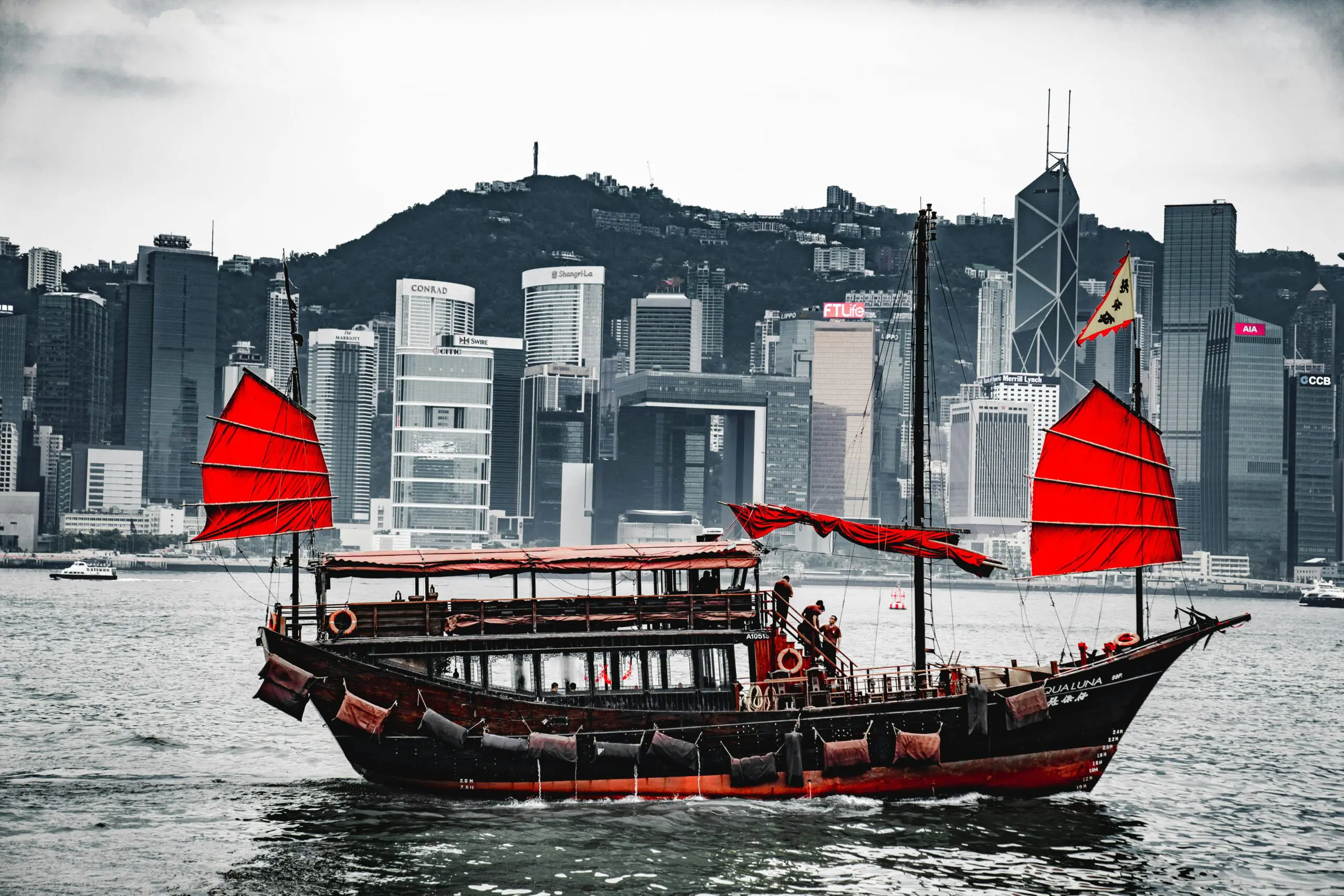Desitnations 15 Hong Kong